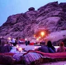 سفارى وعشاء بدوى