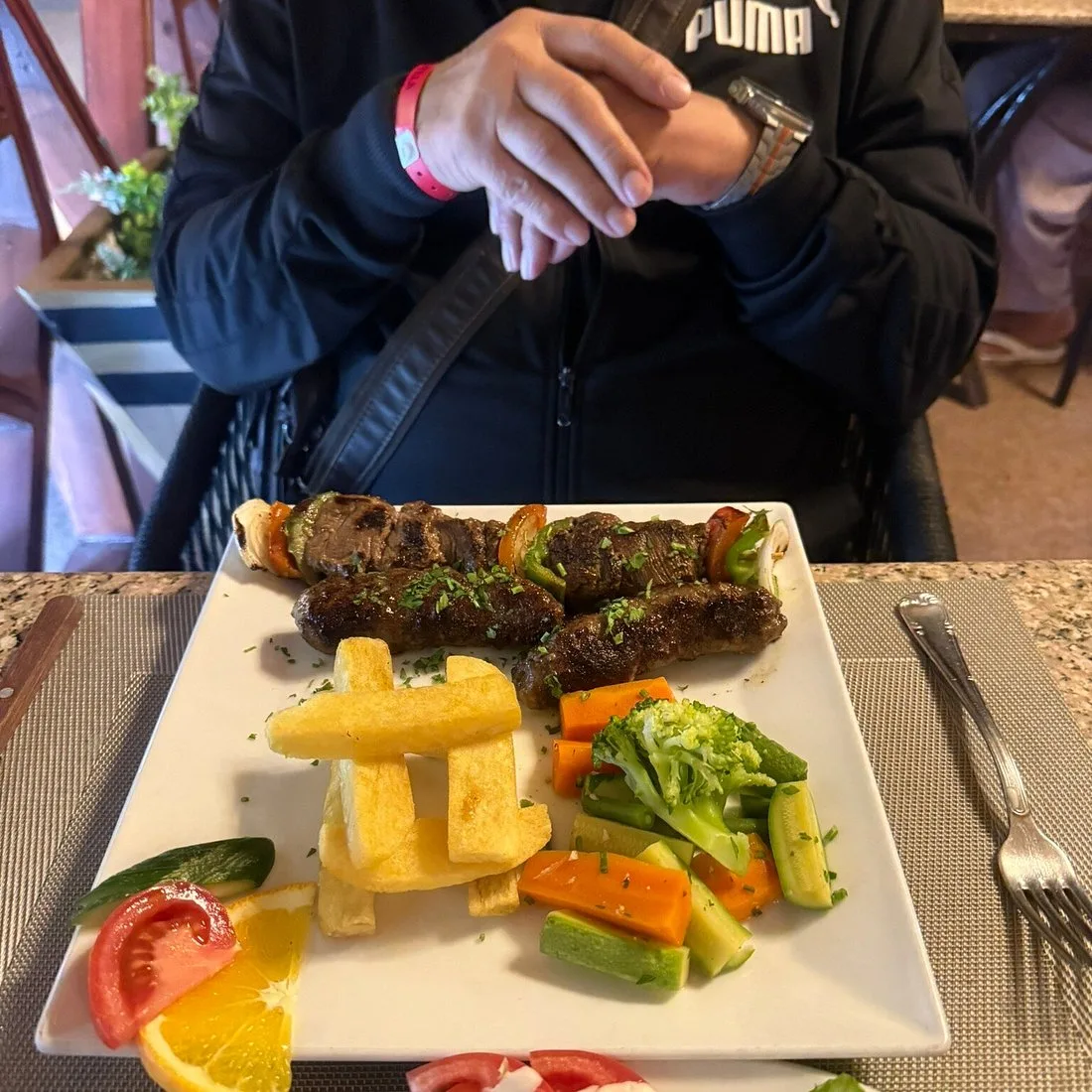 مطعم دنانير شرم