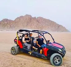 🏜️✨ رحلة السفاري بالسيارات الرباعية