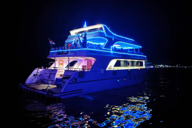 عشاء على اليحت فى شرم الشيخ